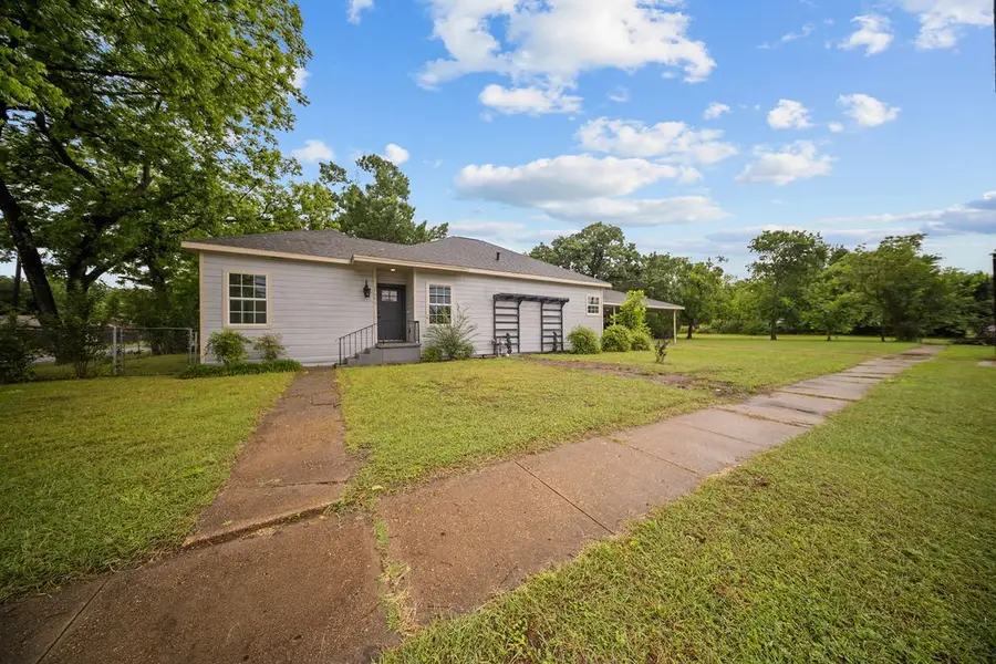 1001 W Lampasas Street, Ennis, TX 75119 - #3