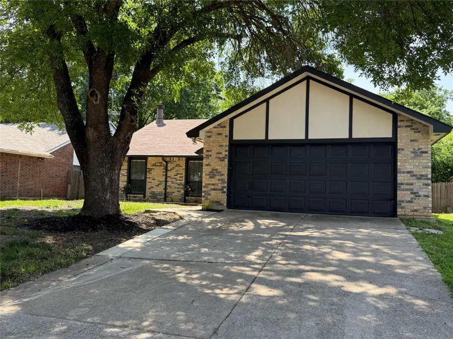 817 Camino Court, Grand Prairie, TX 75052 - #2