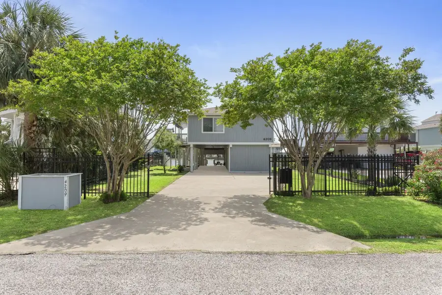 4209 W Bayside Way, Jamaica Beach, TX 77554 - #2