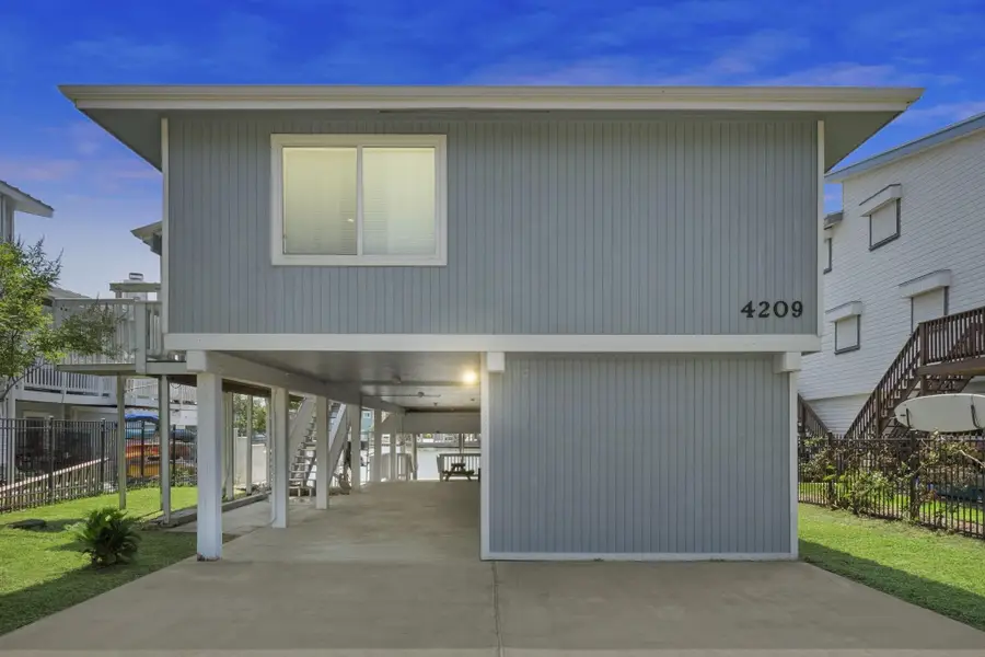 4209 W Bayside Way, Jamaica Beach, TX 77554 - #3