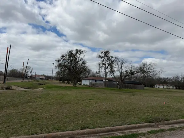 102 Johnson Street, Commerce, TX 75428
