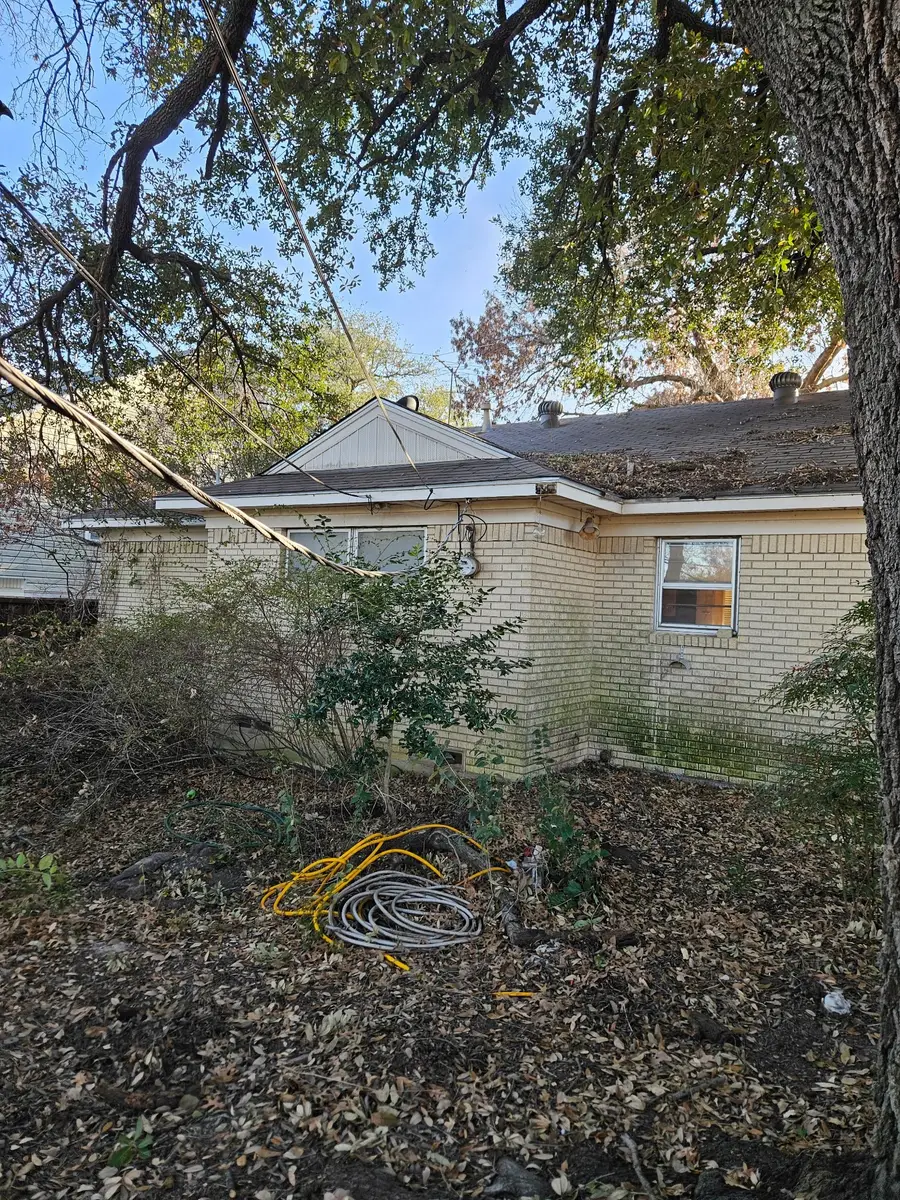 816 Kirkwood Drive, Dallas, TX 75218 - #2