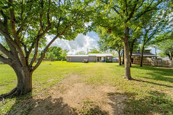 125 Water District Road 214, Breckenridge, TX 76424