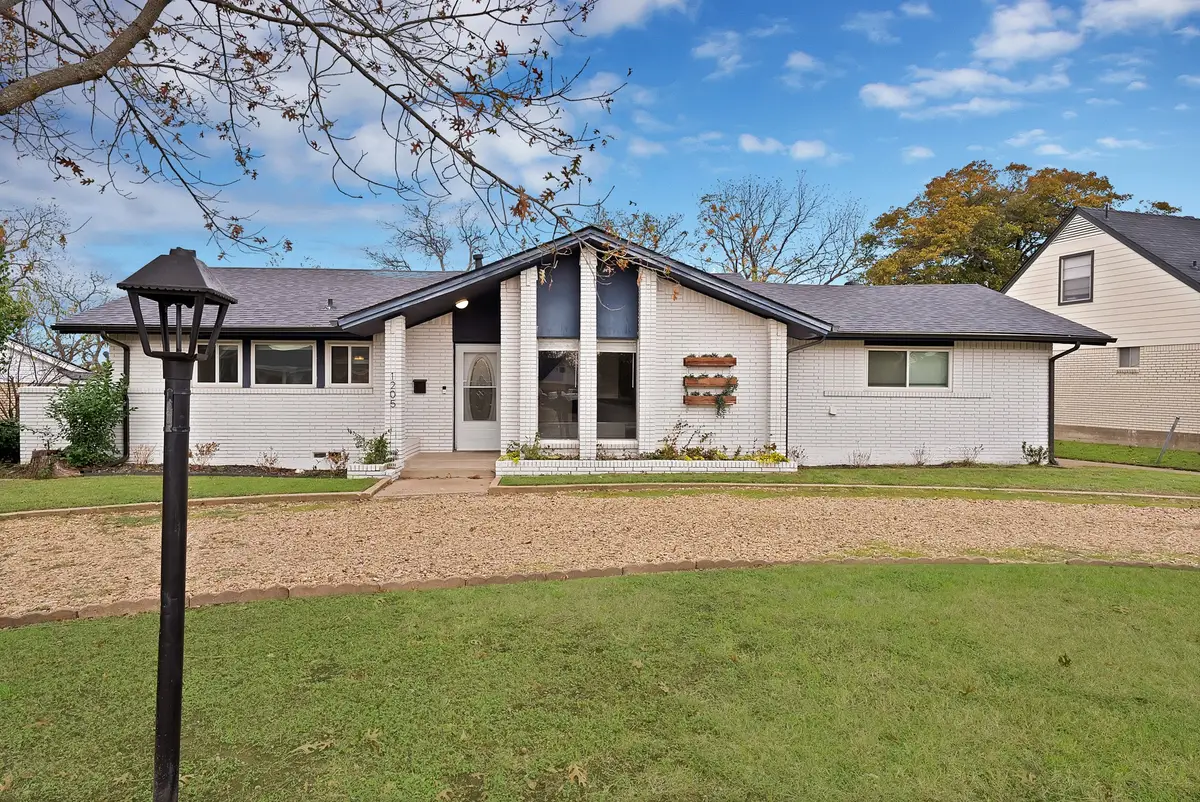 1205 Golden Trophy Drive, Dallas, TX 75232 - #1