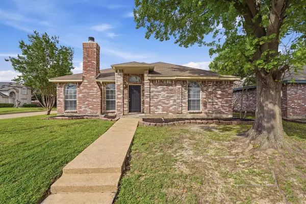 2833 Hidden Springs Drive, Mesquite, TX 75181