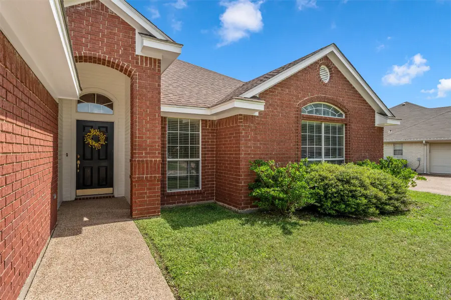 1041 Cheyenne Trail, Hewitt, TX 76643 - #2