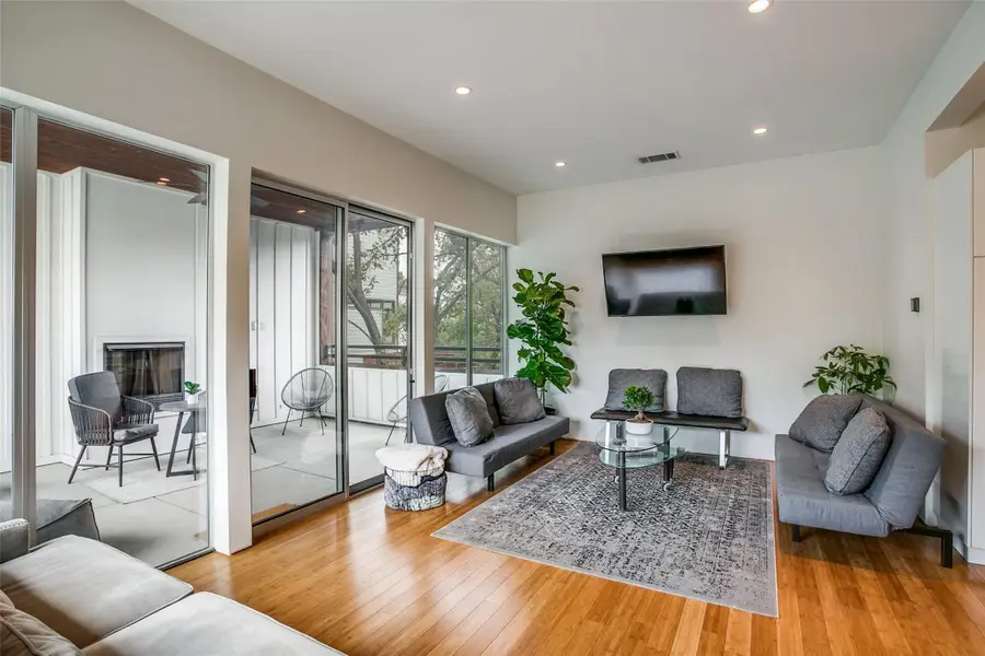 4401 Roseland Avenue #A, Dallas, TX 75204 - #2