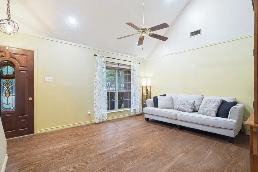 2009 Thousand Oaks Drive, Burleson, TX 76028 - #3