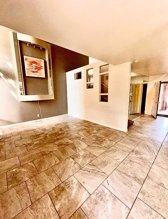 556 E Avenue J #B, Grand Prairie, TX 75050 - #2