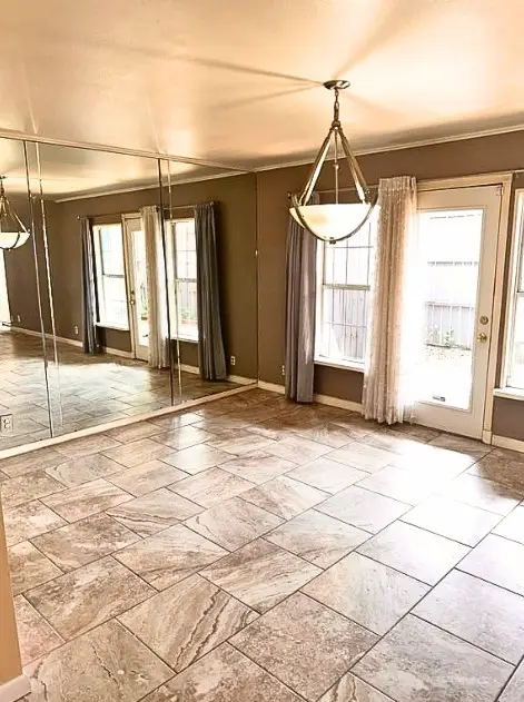 556 E Avenue J #B, Grand Prairie, TX 75050 - #3