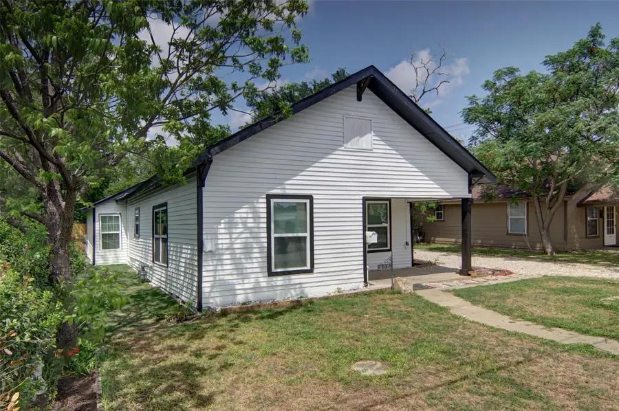 402 W Trammell Avenue, Everman, TX 76140 - #2