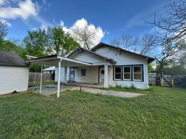 908 E Titus Street, Mexia, TX 76667 - #3