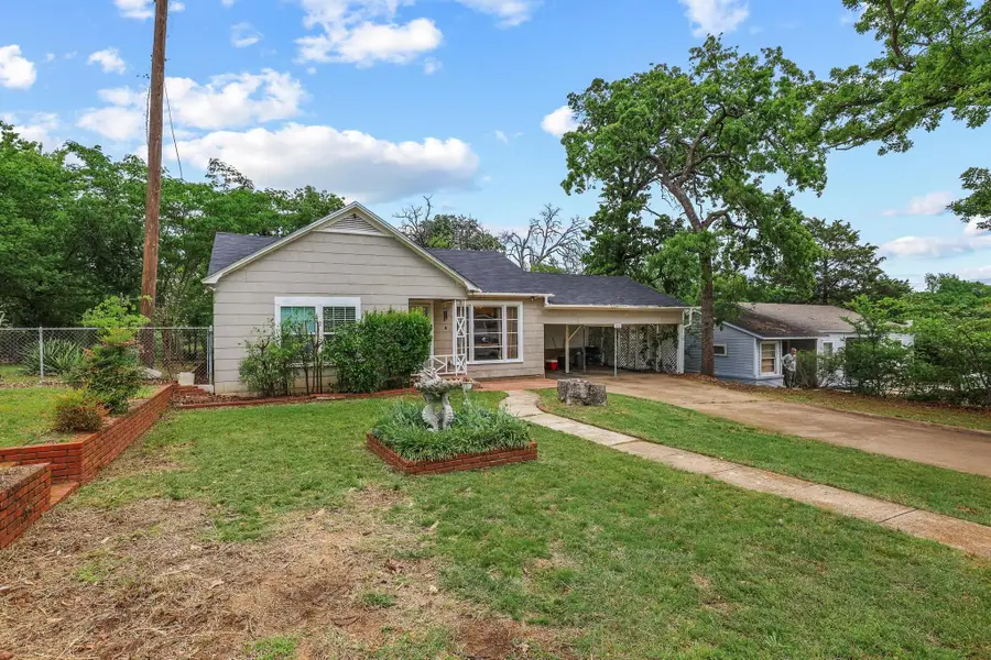 1107 W Hull Street, Denison, TX 75020 - #2