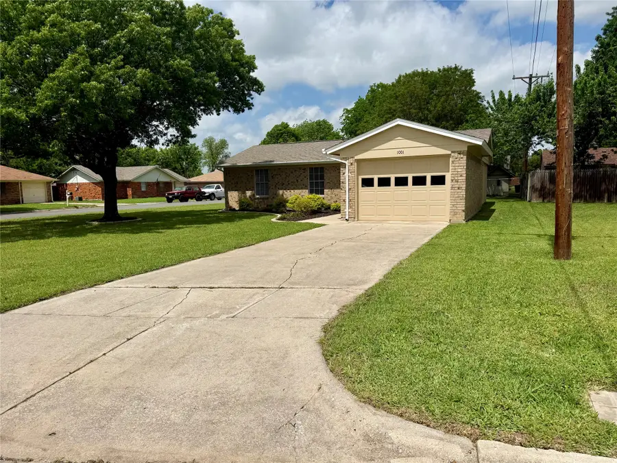 1001 Parkwood Court, Gainesville, TX 76240 - #3