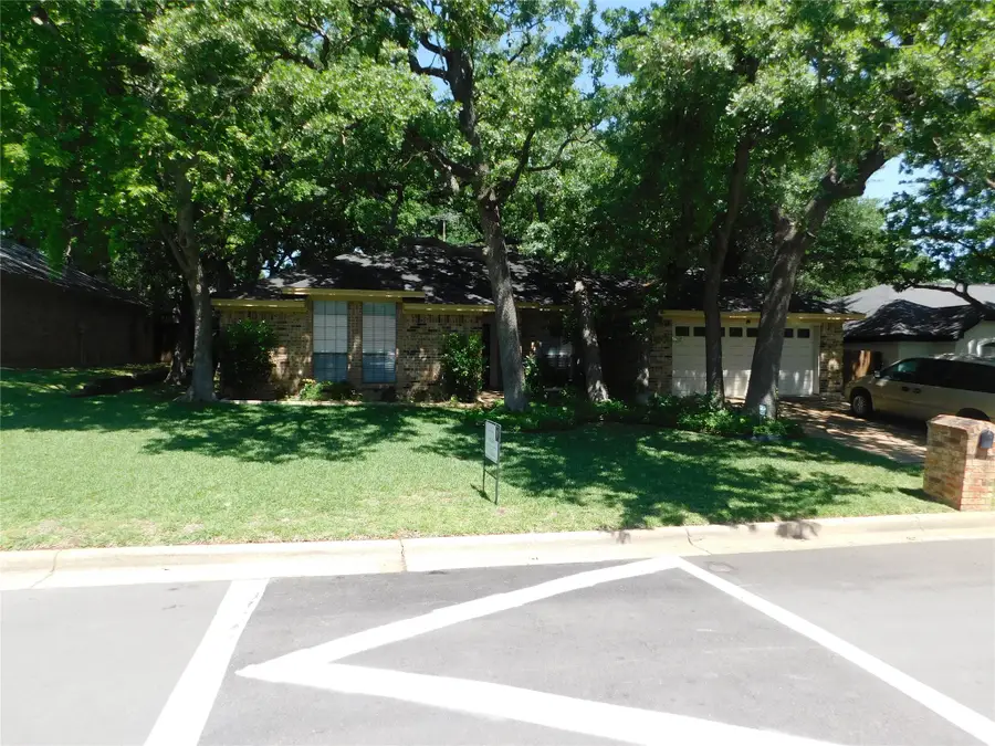 6749 Ridgewood Drive, North Richland Hills, TX 76182 - #3