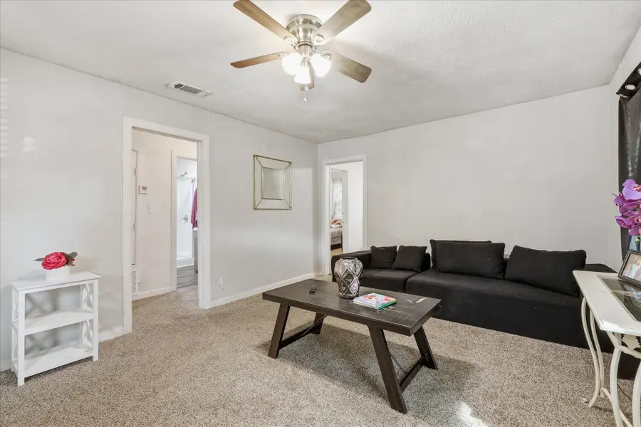 305 Claude Avenue, Cleburne, TX 76031 - #3