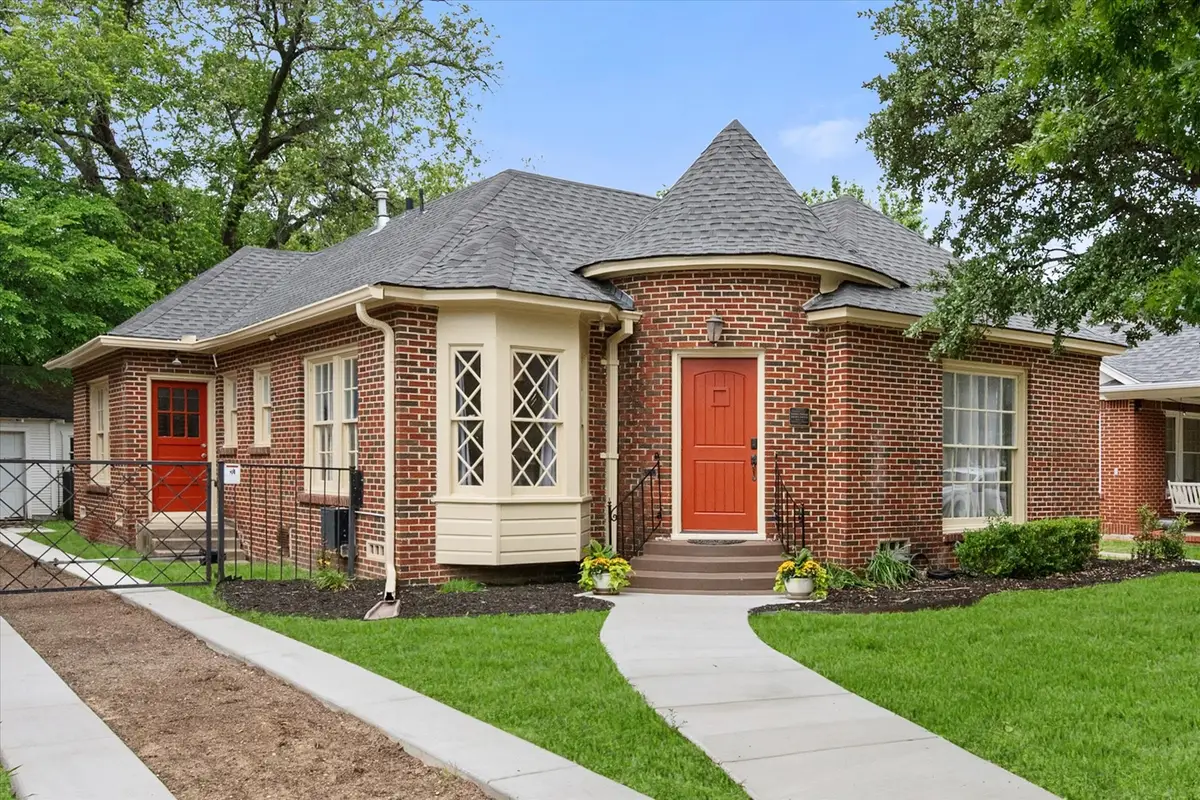 2220 5th Avenue, Fort Worth, TX 76110 - #1