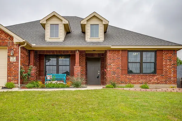 2720 Pinnacle Drive, Burleson, TX 76028
