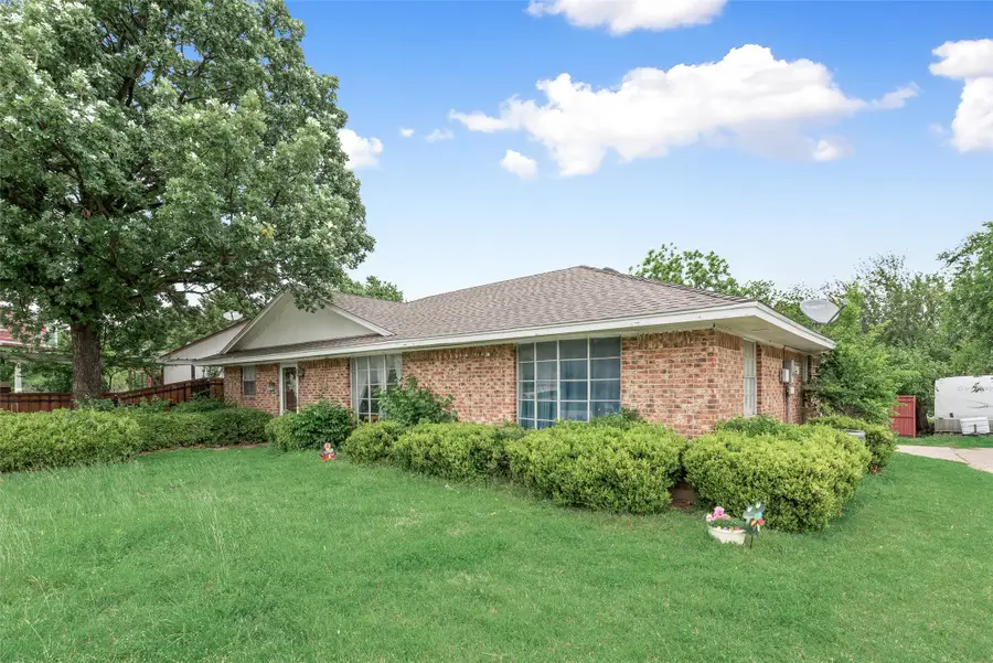 1308 N Kaufman Street, Ennis, TX 75119 - #2