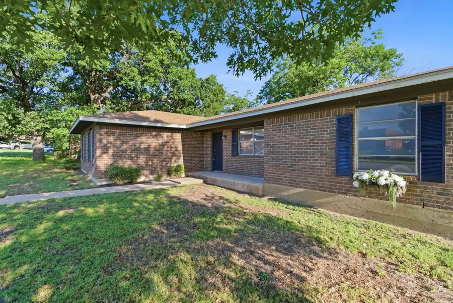 1400 Royal Lane, Cisco, TX 76437 - #2