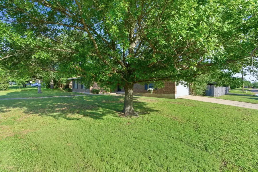 1400 Royal Lane, Cisco, TX 76437 - #3
