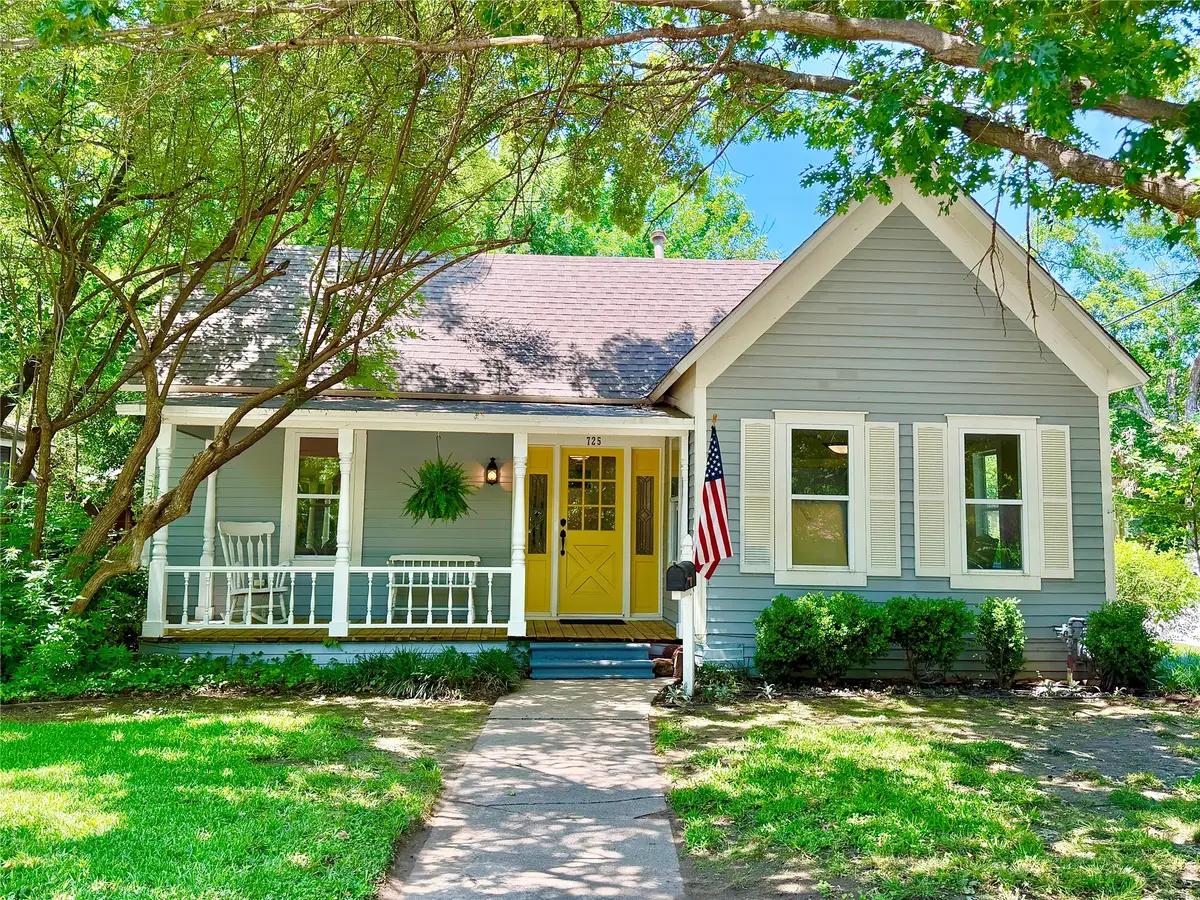 725 Bolivar Street, Denton, TX 76201 - #1