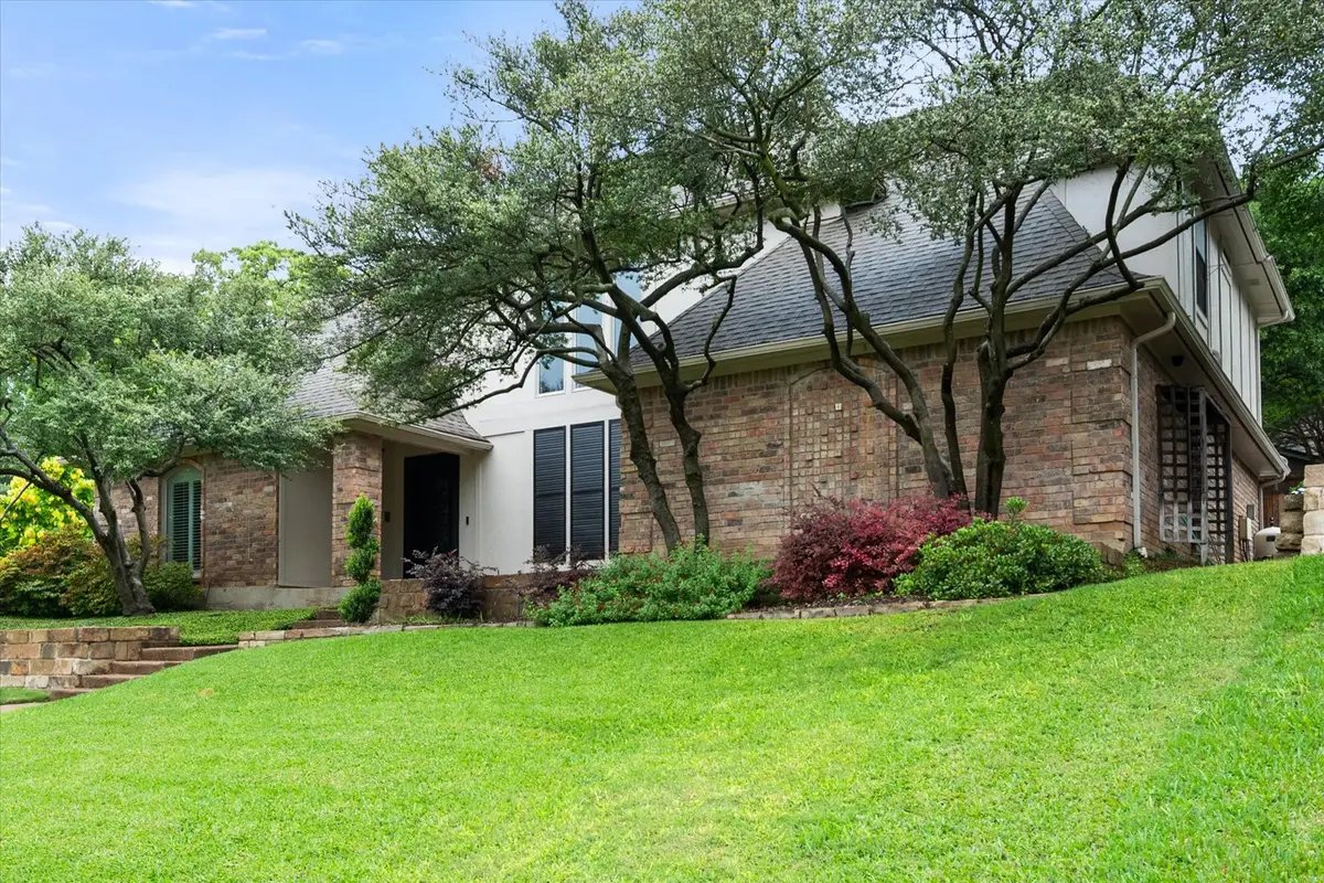 907 Loch Lomond Drive, Arlington, TX 76012 - #1