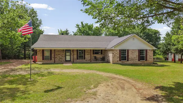 5129 County Road 3139, Lone Oak, TX 75453