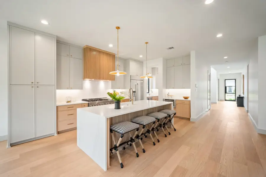 4235 Somerville Avenue, Dallas, TX 75206 - #3