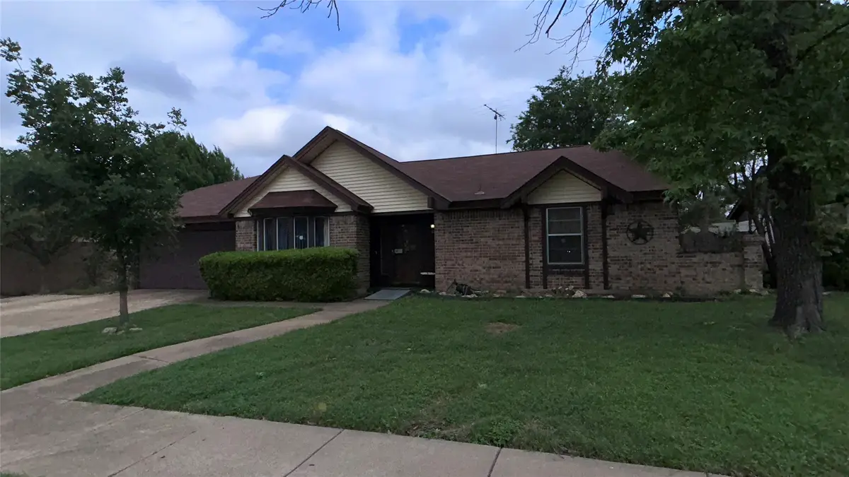 6325 Lavano Drive, Edgecliff Village, TX 76134 - #1