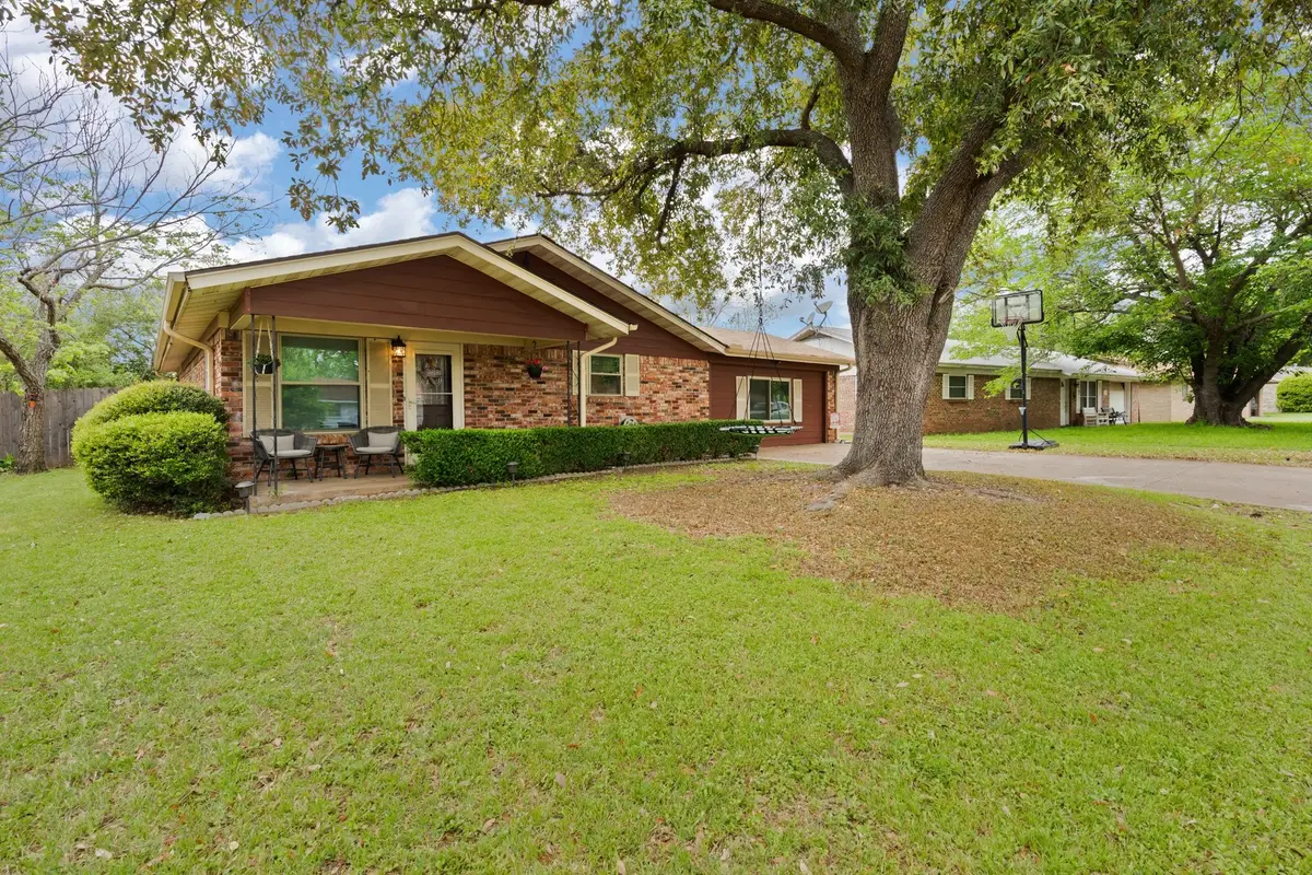 1212 Lynnwood Drive, Cleburne, TX 76033 - #1
