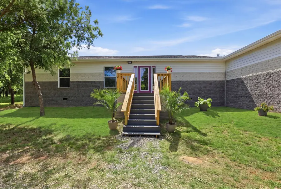 211 E Bay Drive, Bridgeport, TX 76426 - #2