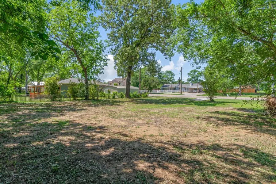 402 N Houston Street, Edgewood, TX 75117 - #3