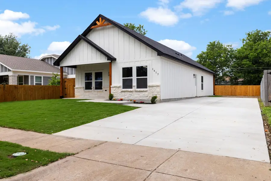 1417 E Baltimore Avenue, Fort Worth, TX 76104 - #2