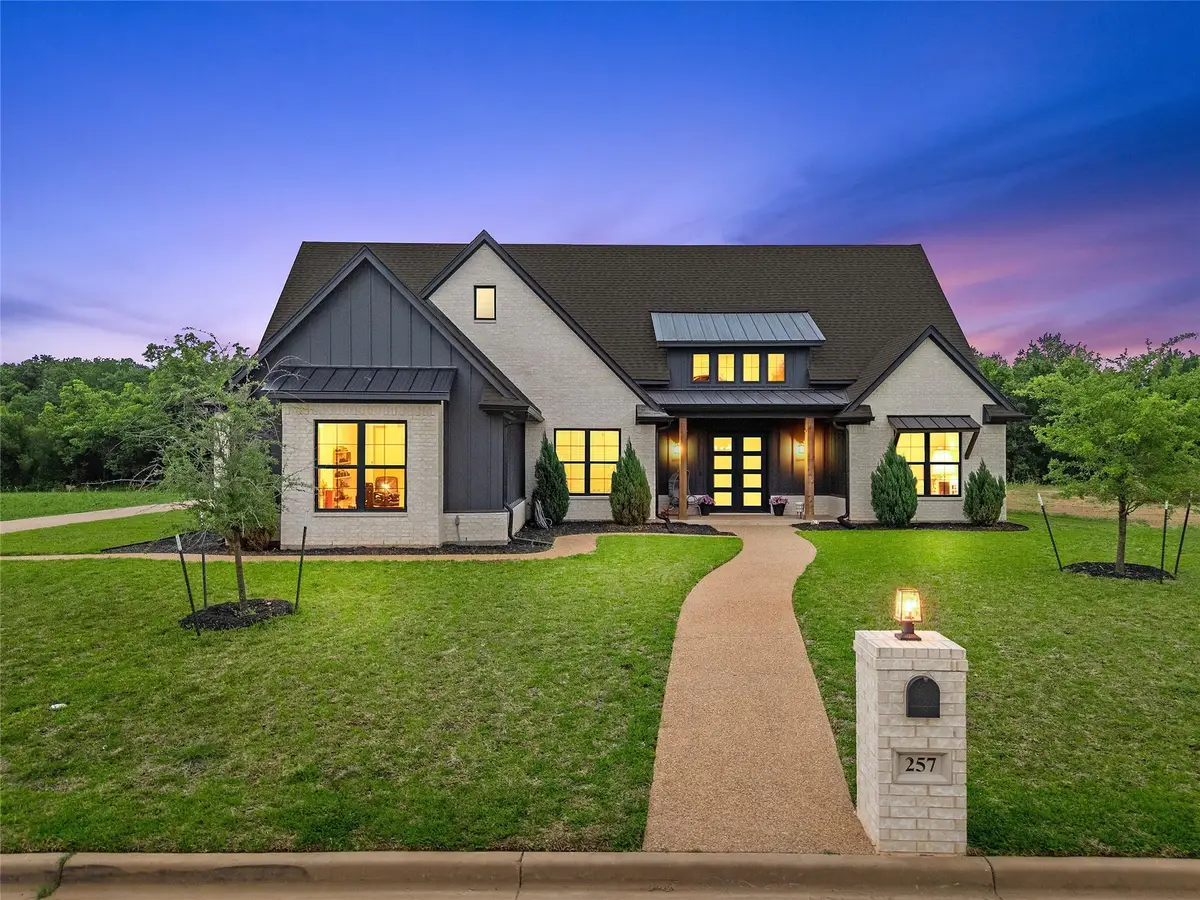 257 Fox Run Lane, Robinson, TX 76706 - #1
