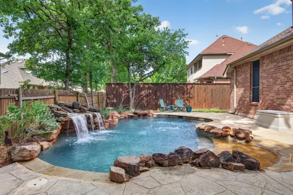 2302 Chambray Drive, Corinth, TX 76210