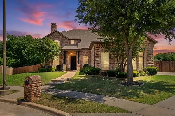 6631 Crestmoor Lane, Sachse, TX 75048