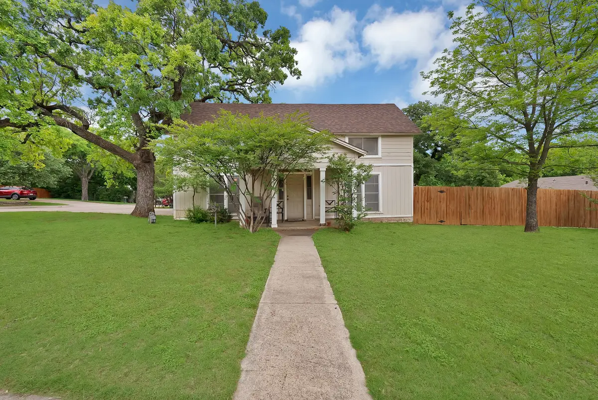 406 W Broad Street, Mansfield, TX 76063 - #1