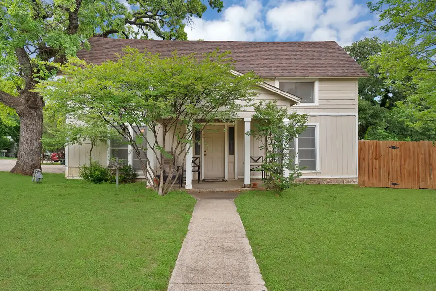 406 W Broad Street, Mansfield, TX 76063 - #2