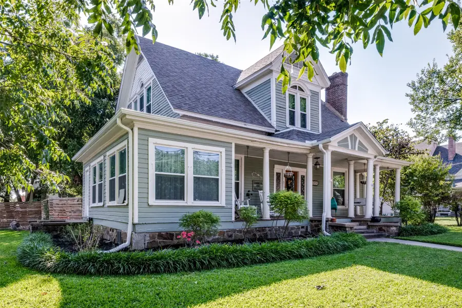 310 E Tarrant Street, Bowie, TX 76230 - #3