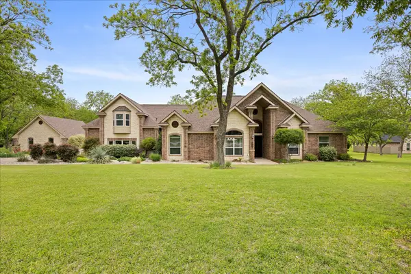 7404 Fox Fire Court, Granbury, TX 76049