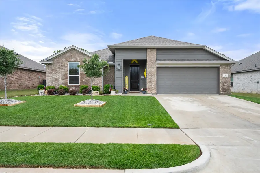 636 Mooney Drive, Saginaw, TX 76179 - #2