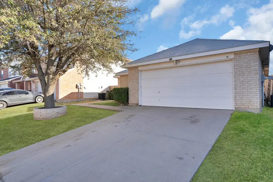 317 Dakota Ridge Drive, Fort Worth, TX 76134 - #2