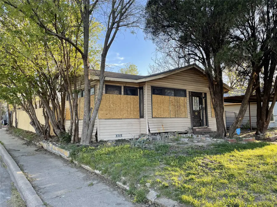 1136 E Leuda Street, Fort Worth, TX 76104 - #3