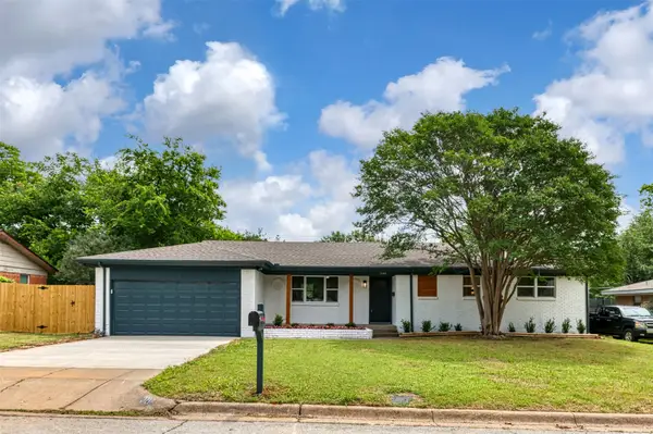 1140 Cavender Drive, Hurst, TX 76053