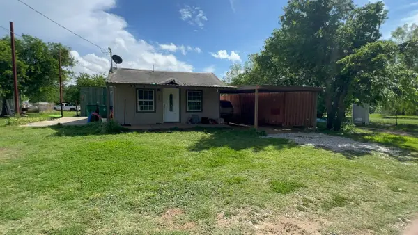 229 W Pine Street, Jacksboro, TX 76458