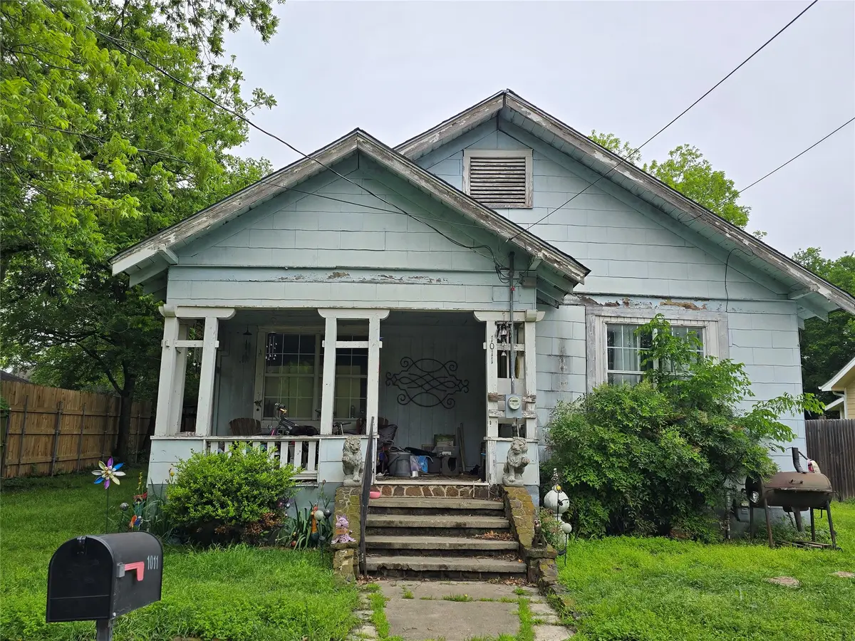 1011 N Commerce Street, Gainesville, TX 76240 - #1