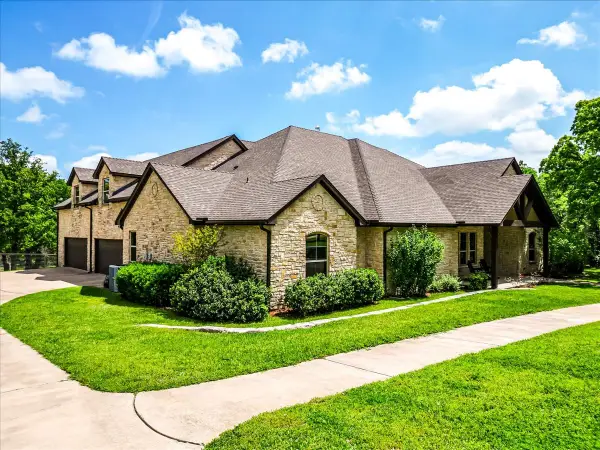 108 Mcclintock Court, Weatherford, TX 76088