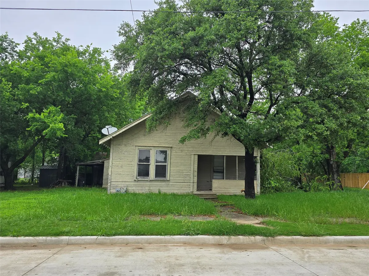 1013 E Tennie Street, Gainesville, TX 76240 - #1