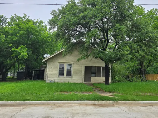 1013 E Tennie Street, Gainesville, TX 76240